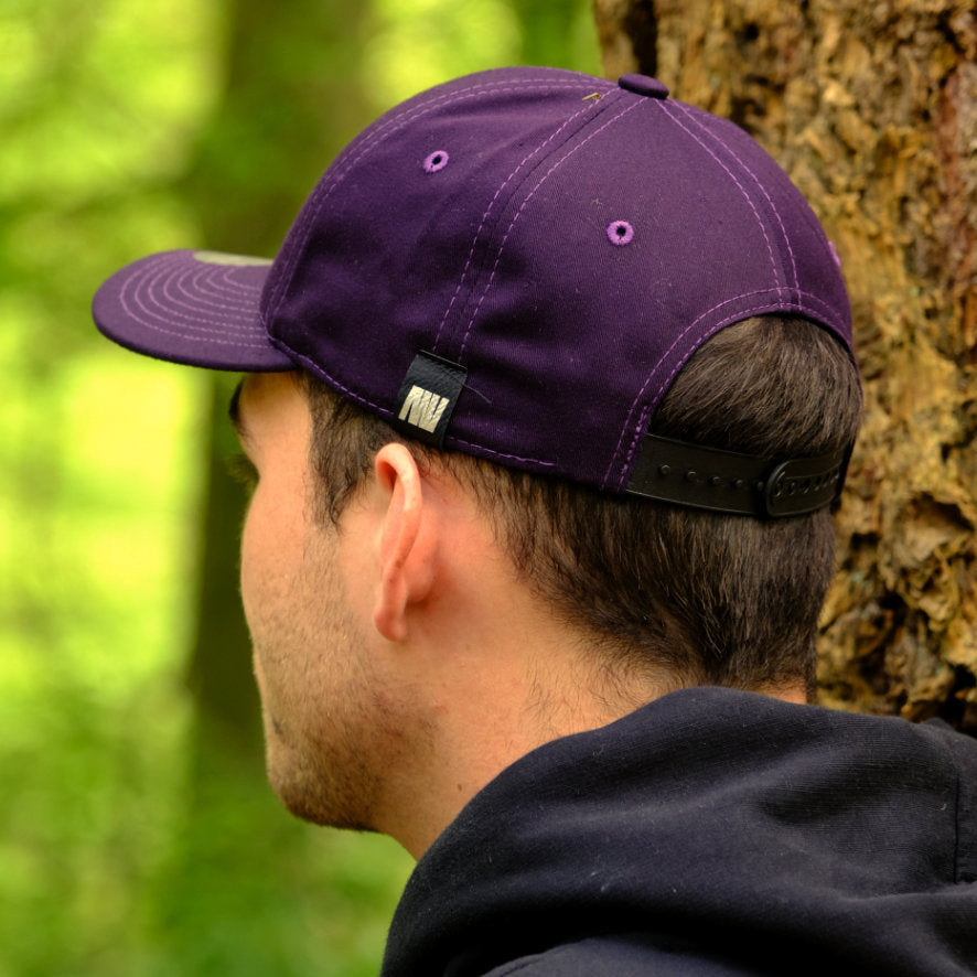 Casquette à base de fleur d'oeillet espagnol violet 