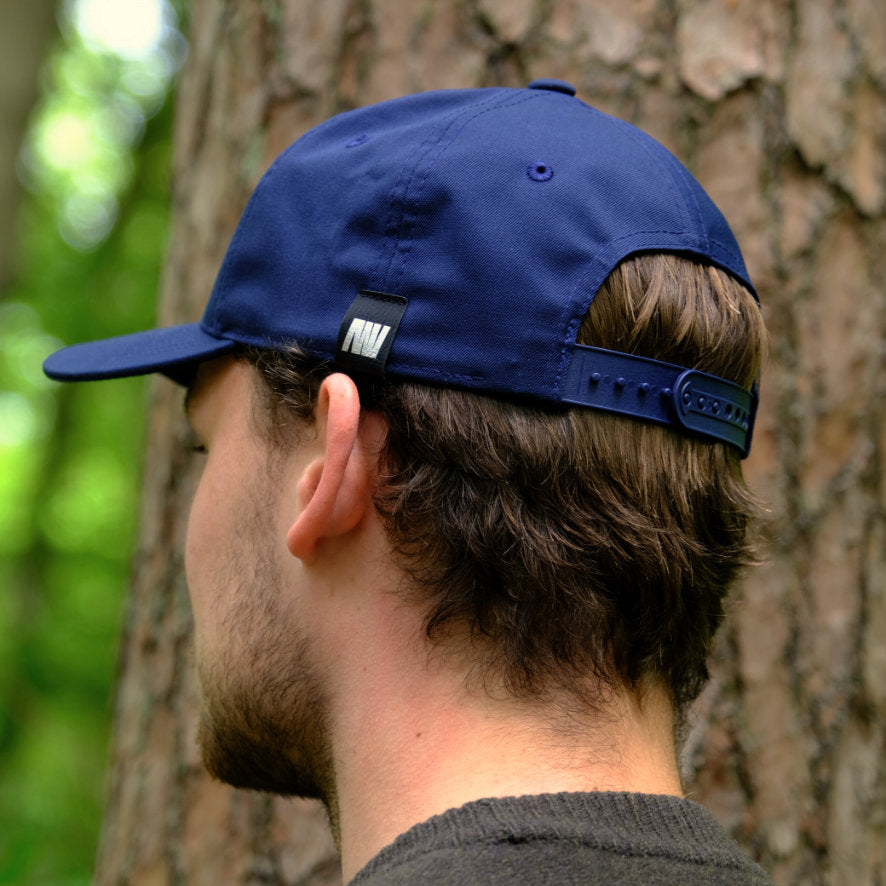 Casquette bleue à base de fleur de lys français 