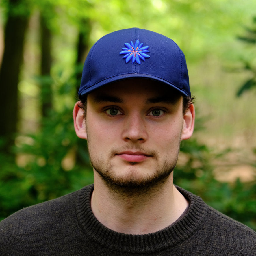 Casquette bleue à base de fleur de lys français 